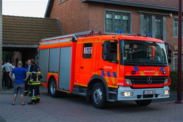 Smeulende asbak op terras in Beringen - Beringen