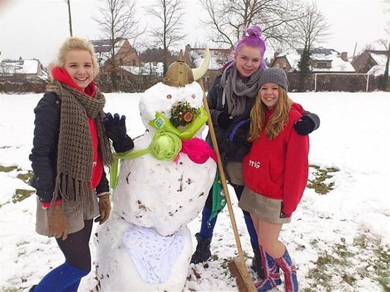 Sneeuwmannen bij de Chiromeisjes - Hamont-Achel