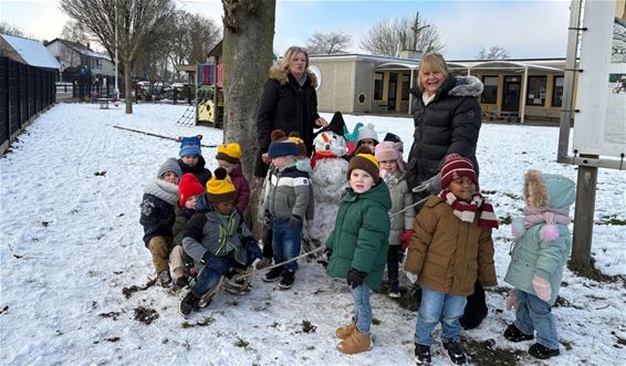 Hamont-Achel - Sneeuwpret in BS De Geluksvogel