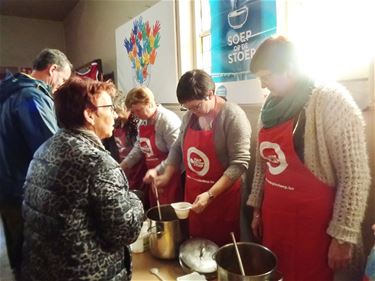 Soep op de stoep in warme kerstsfeer - Lommel