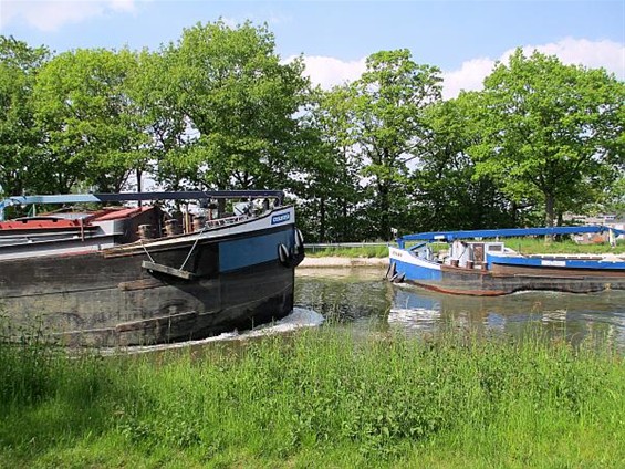 Soms is het druk op het kanaal - Neerpelt