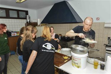 Spaghetti voor een nieuw jeugdlokaal Club XVIII - Beringen