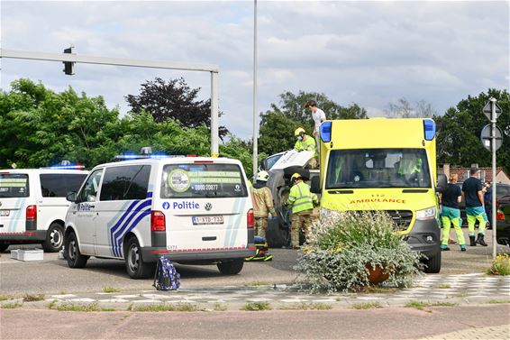 Spectaculair ongeval op brug Beringen - Beringen