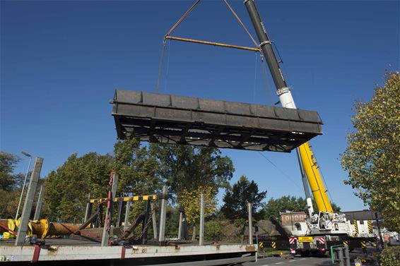 Spectaculaire werken aan spoorwegbrug - Beringen