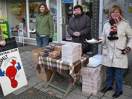 Speculaas en wafels voor de clubkas - Neerpelt