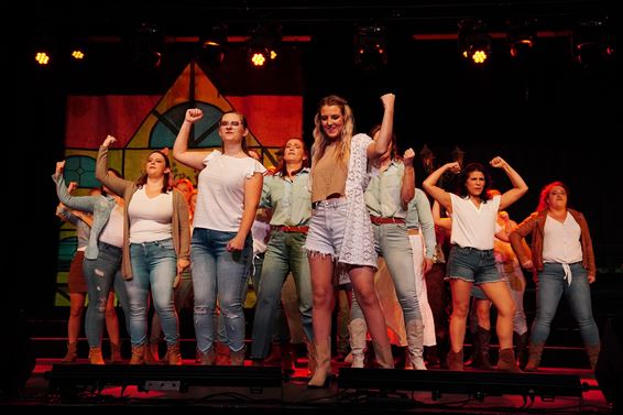 Spektakel bij show 'Game One' van Amuse - Beringen