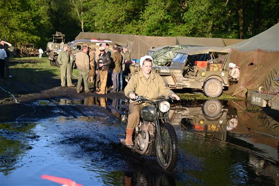 Splendid 44 spetterend gestart - Leopoldsburg