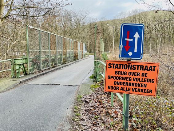 Spoorwegbrug Stationstraat wordt afgesloten - Beringen