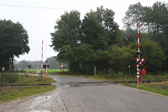 Spoorwegovergang afgesloten en nieuwe brug - Beringen