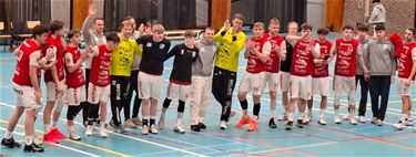 Sporting Pelt 2 pakt het laatste play-offticket - Pelt