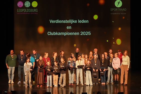 Sportkampioenen gehuldigd - Leopoldsburg