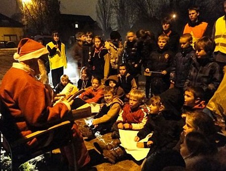 Sprakeloos luisteren naar de kerstman... - Overpelt