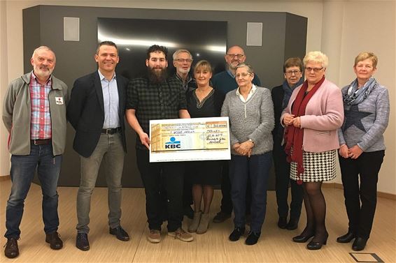 St.-Antoniusverkoop: verenigingen gelukkig - Meeuwen-Gruitrode