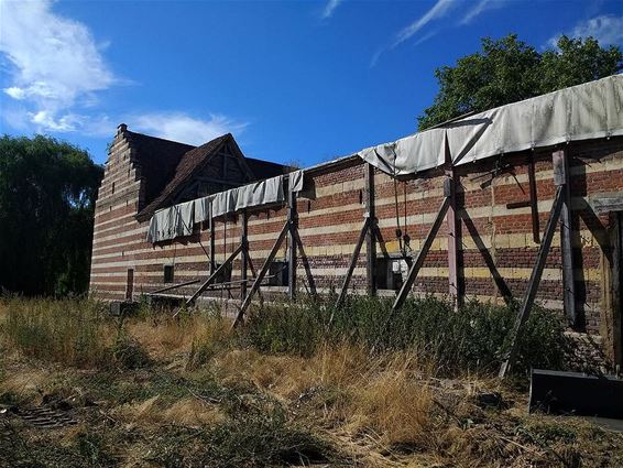 Stabiliseringswerken kasteelhoeve gestart - Meeuwen-Gruitrode