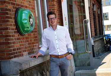 Stad Beringen verdubbelt aantal AED-toestellen - Beringen