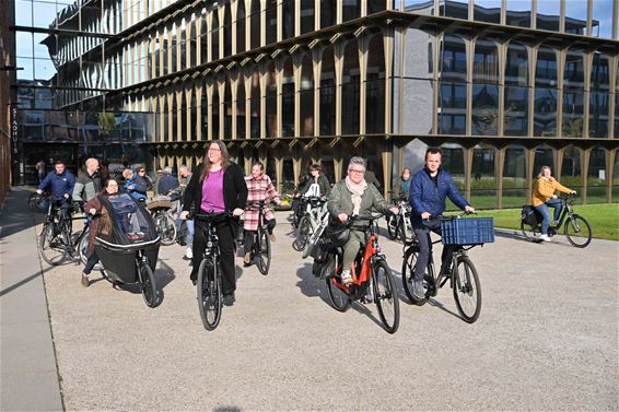 Stad Beringen zet personeel op de fiets - Beringen