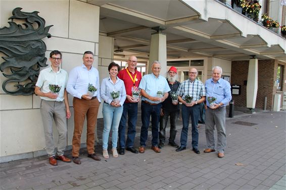 Stad steunt plantjesverkoop Kom op tegen kanker - Hamont-Achel