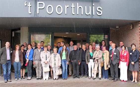 Stadsbestuur onthaalt  nieuwe Perenaars - Peer