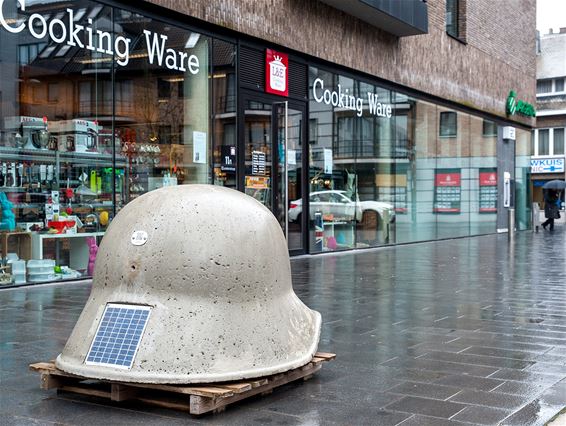 'Stahlhelm' op het Sooi Willemsplein - Neerpelt