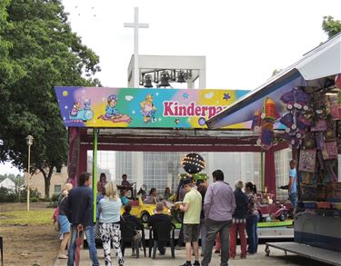 Stal kermis valt in het water - Beringen