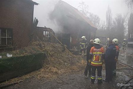 Stalling uitgebrand in de Bevrijdingsstraat - Hamont-Achel
