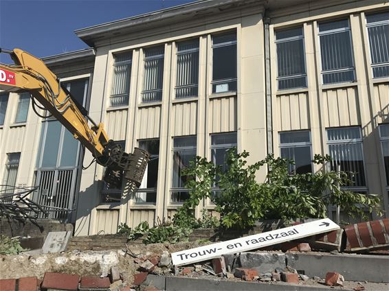 Start afbraak stadhuis en collegesite - Beringen