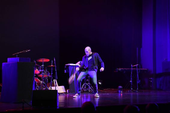 Steven Solo jongleert met onzichtbaar balletje - Beringen