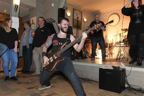 Stevige portie rockmuziek voor Rode Neuzendag - Beringen