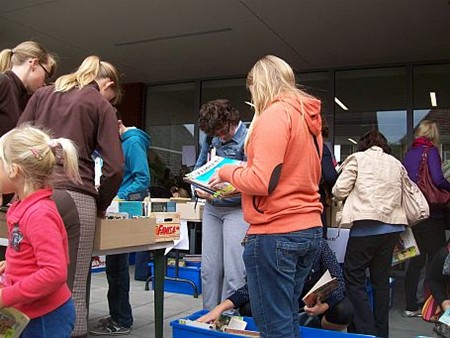Stormloop op goedkope boeken - Lommel
