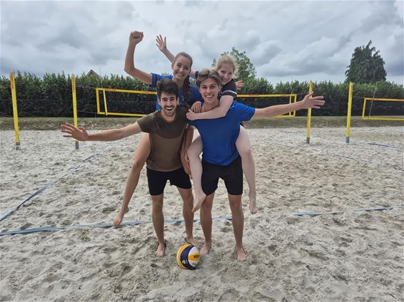 Stralende editie van Beach tornooi VC Pelt - Pelt