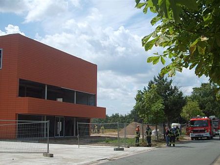Stroomkast op Nolimpark uitgebrand - Overpelt