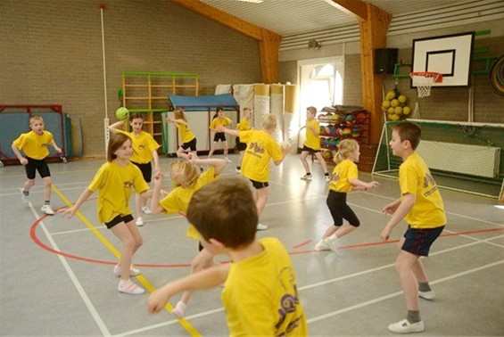 Succesvolle handbalinitiatie in Lommelse scholen - Lommel