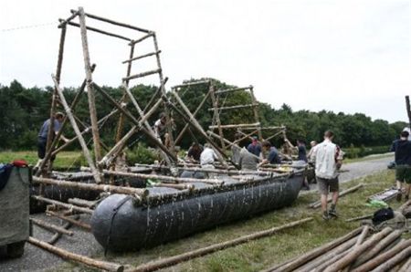 Superhelden centraal in Vlottentocht - Lommel