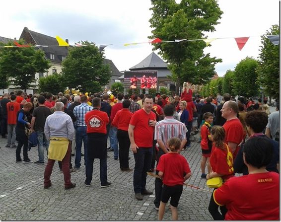 Supporteren voor de Rode Duivels - Peer