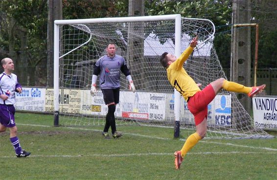 SV Breugel rolt over Ellikom - Peer