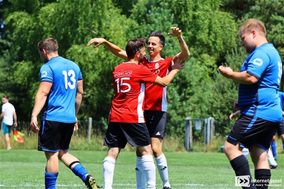 ''t Is er werm oan…' tijdens tornooi FC Lansiers - Lommel