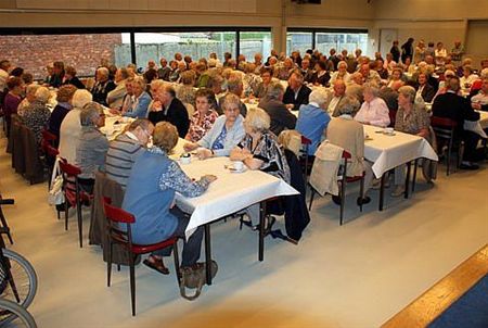 Tachtigjarigen aan het feest - Neerpelt
