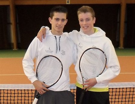 Tennissen in de nieuwe uitrusting - Lommel