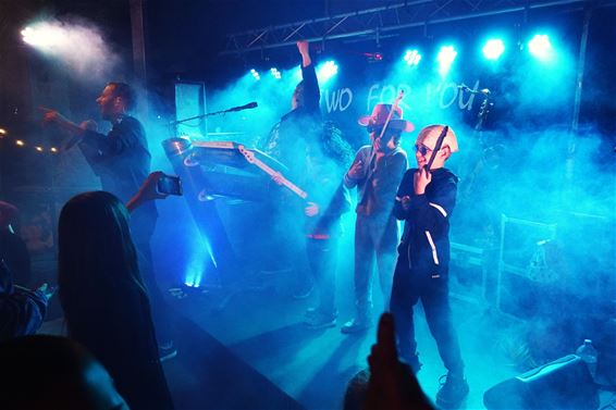 Terrasfeest Blauwe Meer lokt volle dansvloer - Lommel
