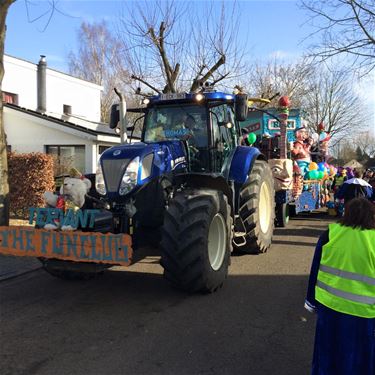 The Funclub uit Tervant in stoet Balen - Beringen