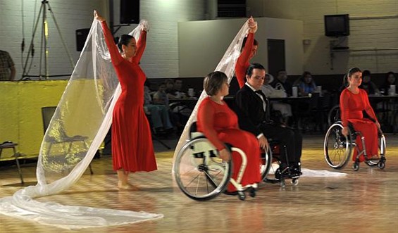 Tien jaar rolstoeldansen - Lommel