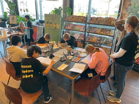 Tieners van TALim creatief bij het Ateliertje - Beringen