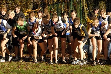 Tim Stessens en Marlot Maas winnen veldloop - Neerpelt