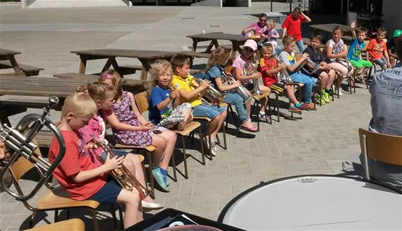 'Toeters en bellen' bij de fanfare - Overpelt