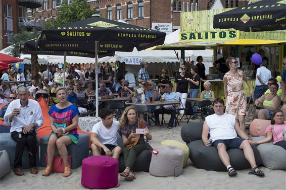 Tropisch Beringen Beach slaat alle records - Beringen