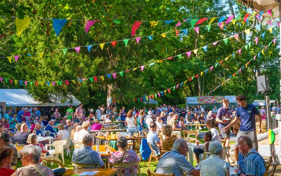 Tropische sfeer op Wereldfeest Ondersteboven - Pelt