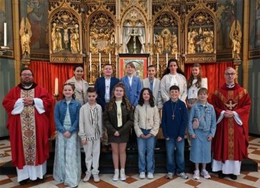 Twaalf vormelingen in Hamont - Hamont-Achel