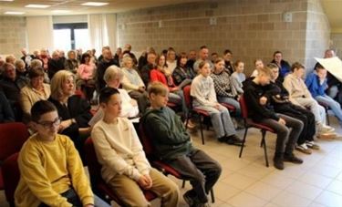 Twaalf vormelingen in Wijchmaal - Peer