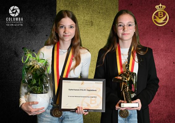 Twee jonge kampioenen in de duivensport - Oudsbergen