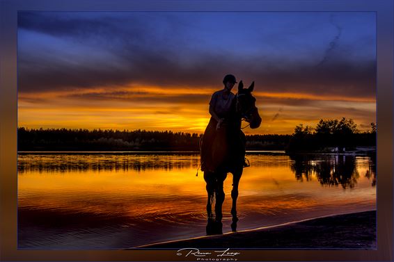 Twee maal knappe zonsondergang in Sahara - Lommel